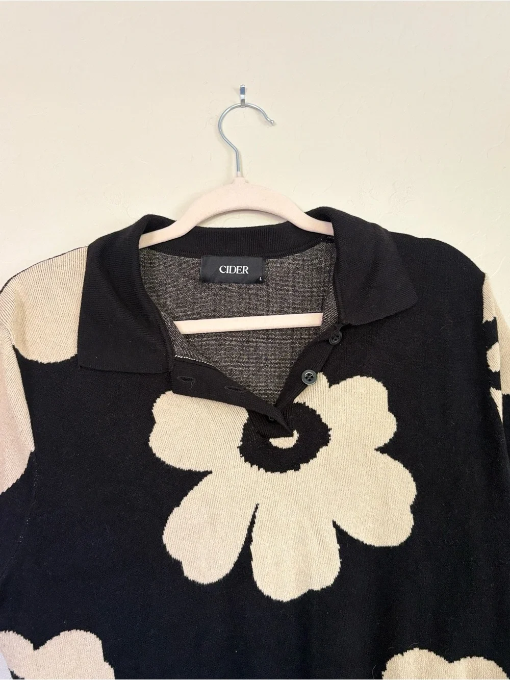 Cider Retro Floral Cropped Polo Sweater Top Large Black Cream Knit NWOT - Picture 2 of 5